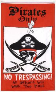DRAPEAU PIRATE ONLY NO TRESPASSING ALL OTHERS WILL WALK THE PLANK 150 x 90 CM